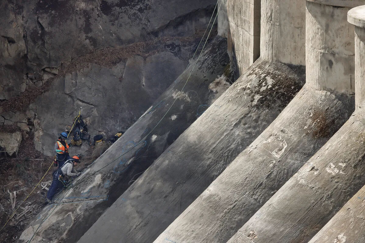 California dams need repairs